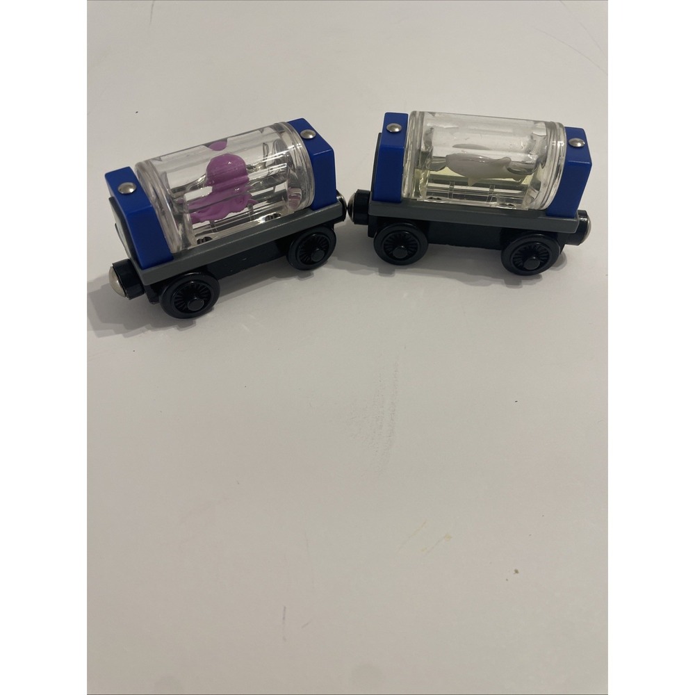 Thomas & Friends Wooden Railway Squid & Shark Aquarium Train Cars - EUC